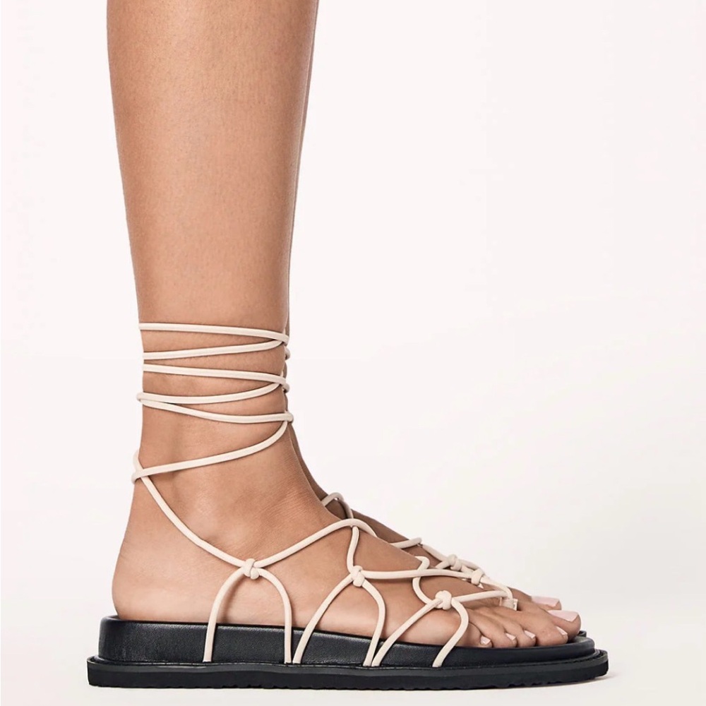 Billini Huxton Strappy Sandal Bone & Black Lace-Up Flats EU 39 🤍